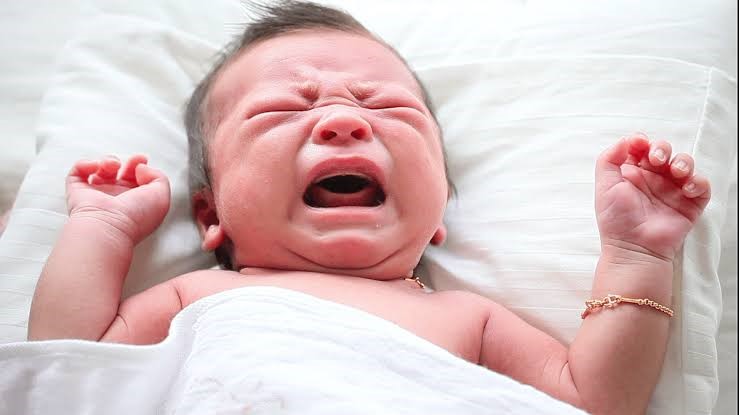 Kolik merupakan keluhan yang sering terjadi pada bayi baru lahir